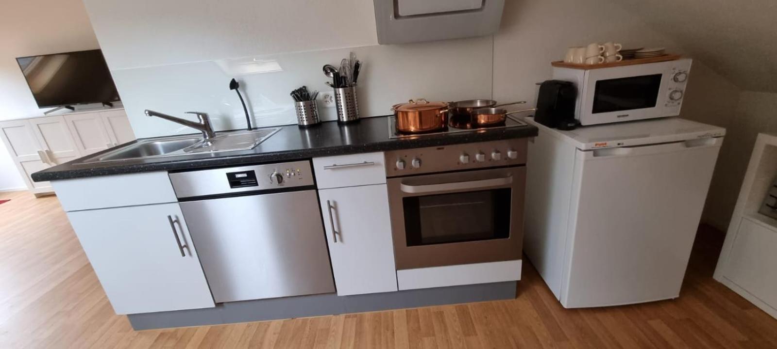 Bastis Family Apartment Lucerne Bagian luar foto